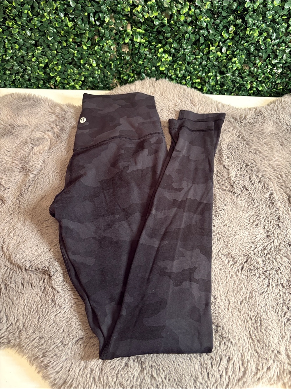 lululemon athletica Black Camo 25” Align HR Leggings Size 6